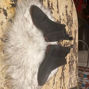 Toms Ella Gray Suede Chelsea Booties 7.5